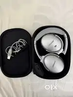 BOSE QC35 headphones