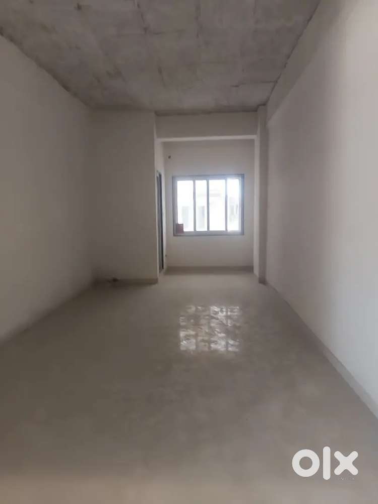 भाटागांव के प्राइम लोकेशन मे ऑफिस अटैच बाथरूम के साथ सेल करना है