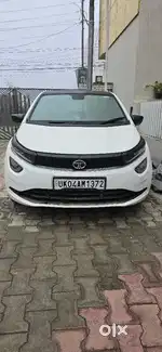 Tata Altroz 2023 Petrol Well Maintained
