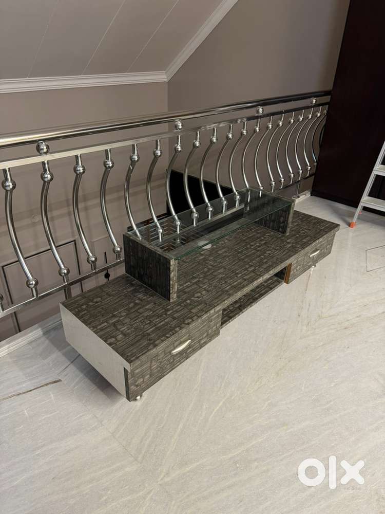TV Table Size 60’’X18’’X12’’