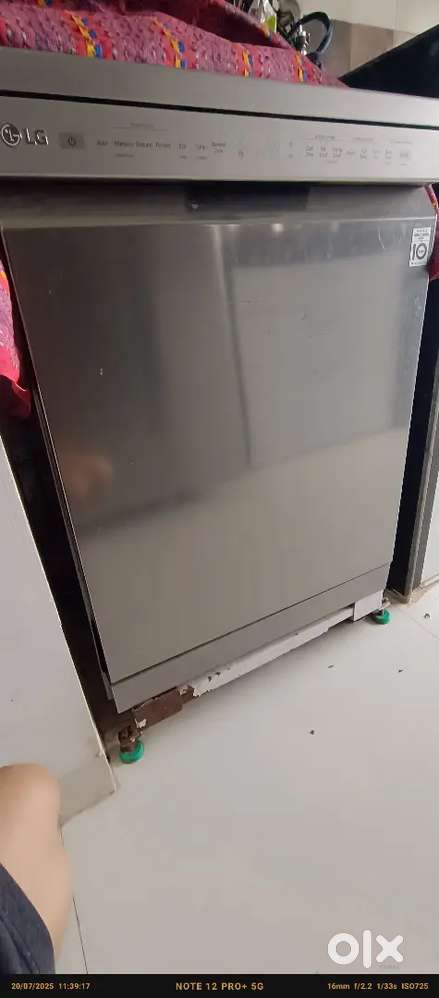 LG 14 Place Dishwasher