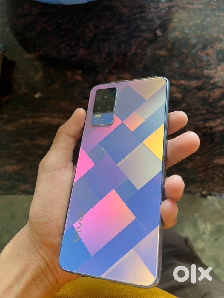 Vivo y73  8  128gb