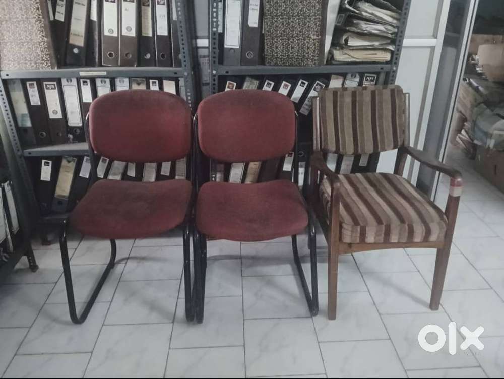used computers and chairs