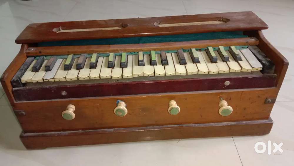 Harmonium antique