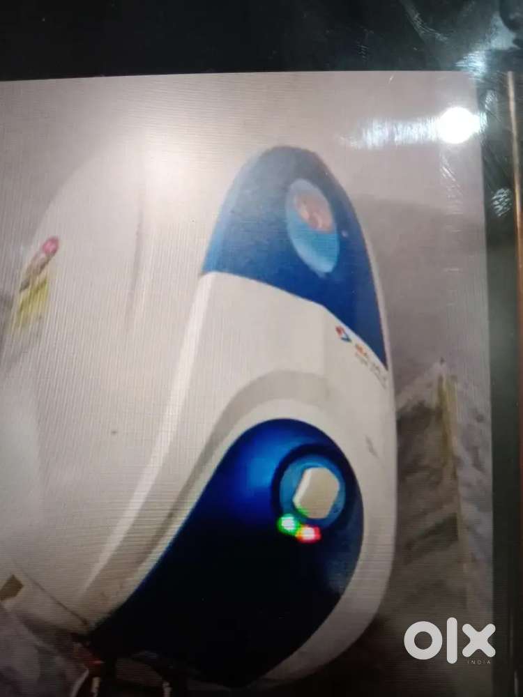 Bajaj geyser 25L in Good condition.