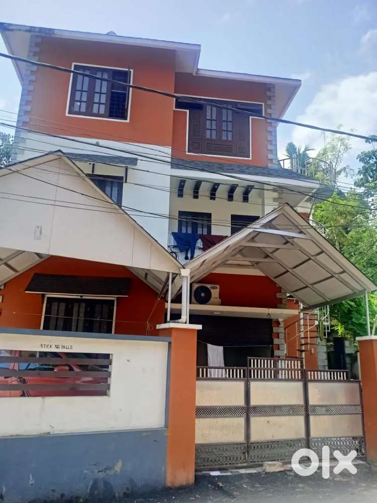 Mens PG at Kazhakuttom