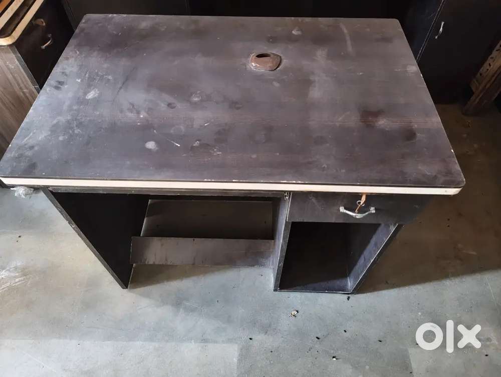 Computer table /Office Table-Good Condition-price slightly negotiable