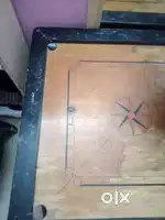 Carrom board