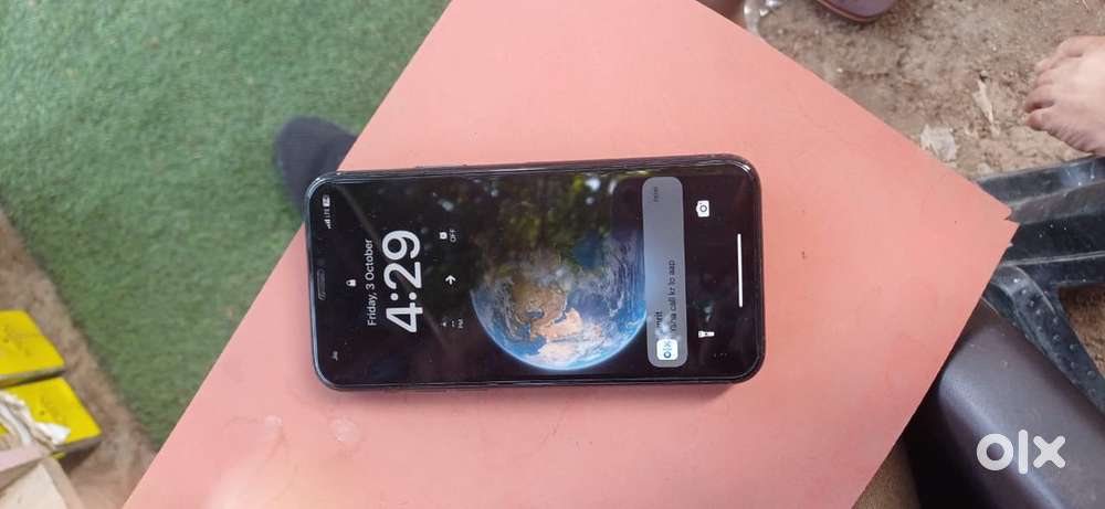 I phone 11 pro 64 mint condition