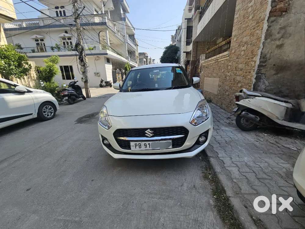 Automatic Maruti Suzuki Swift VXi AMT 2022 excellent condition