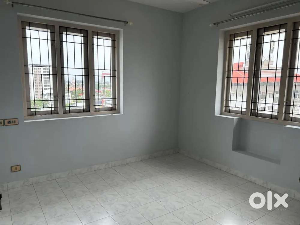 HOUSE FOR LEASE AT PALARIVATTOM