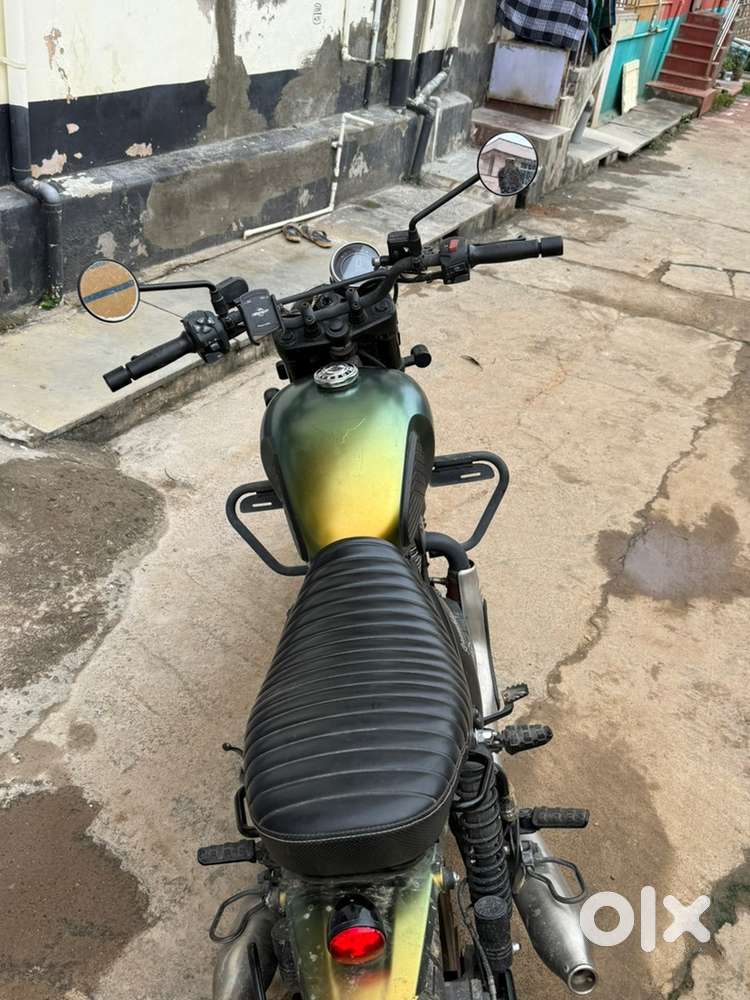 Fully wrapped - full company service- excellent condition - brand new