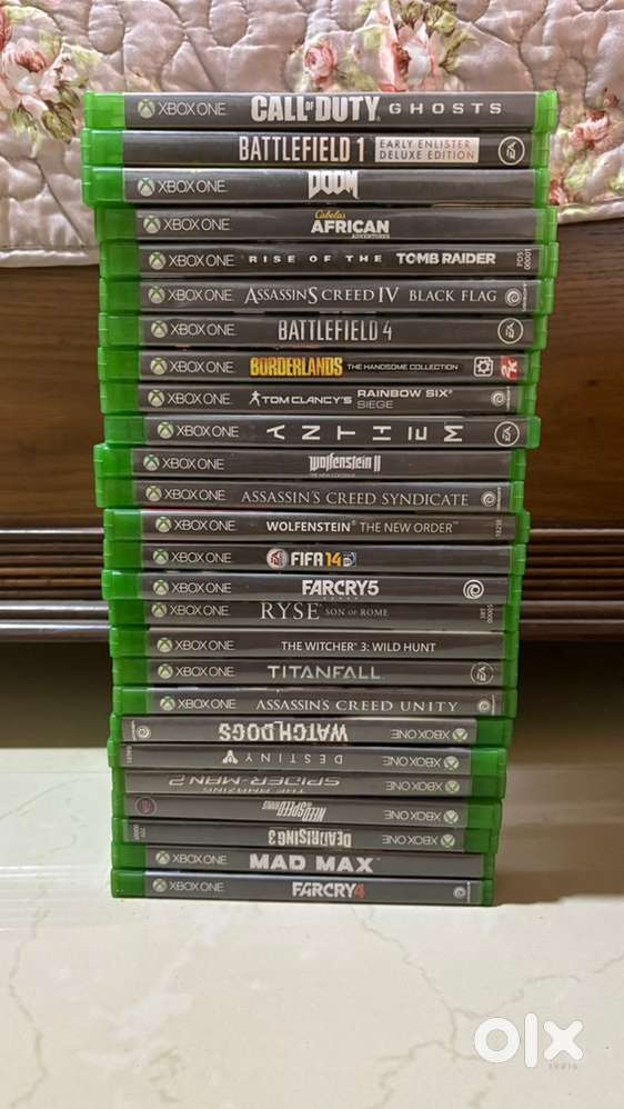 Xbox one game Disks and old xbox 360 2 consoles