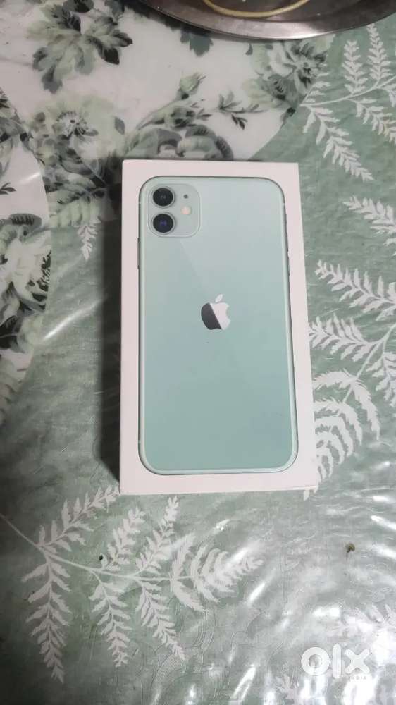 IPHONE 11. 64 GB MEMORY