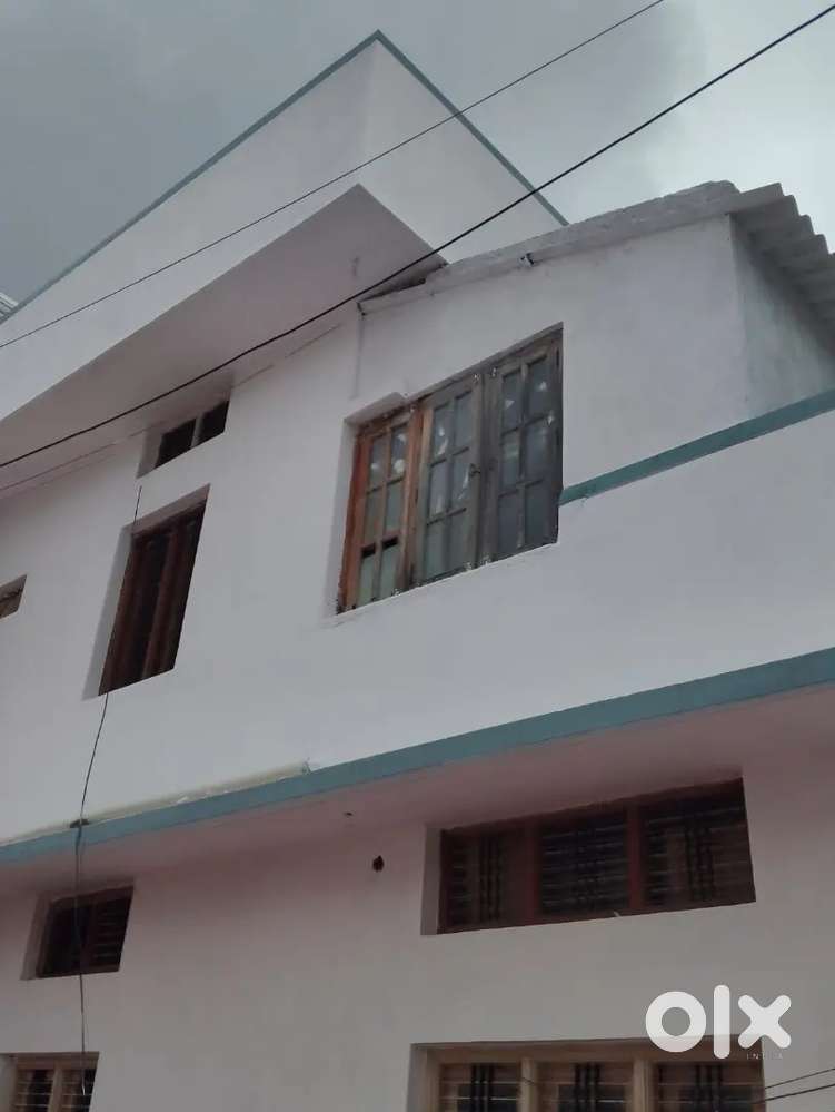 Urgently selling this house