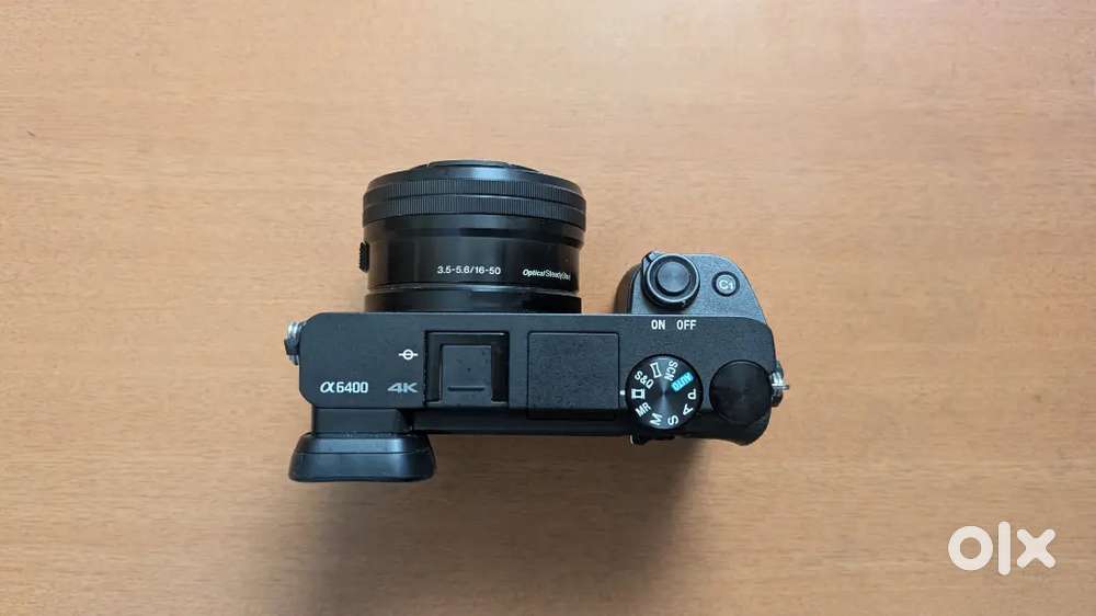 Sony A6400 with Kit lens ( excellent condition)