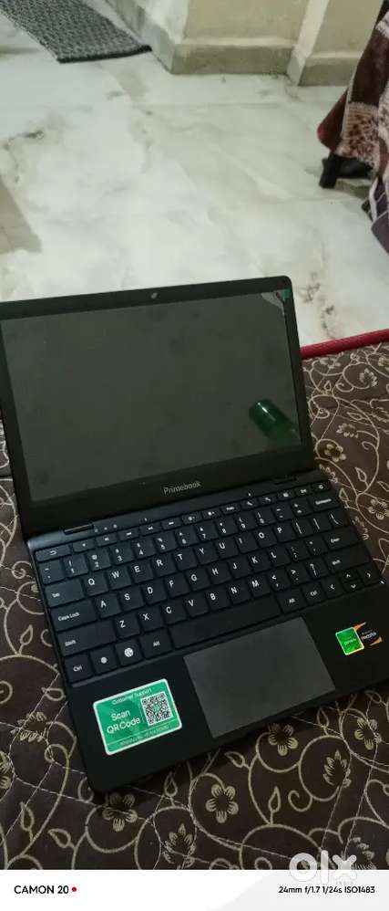 Android laptop only 4-5 times used new condition