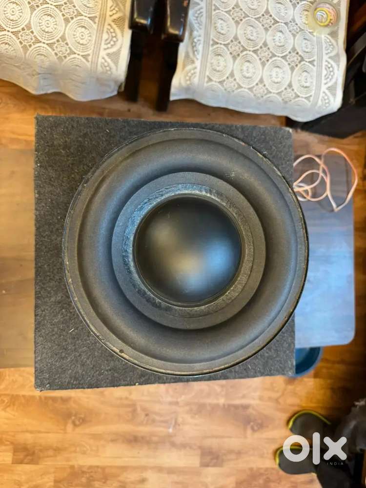 Polk audio double magnet sub 10 inch and ported box