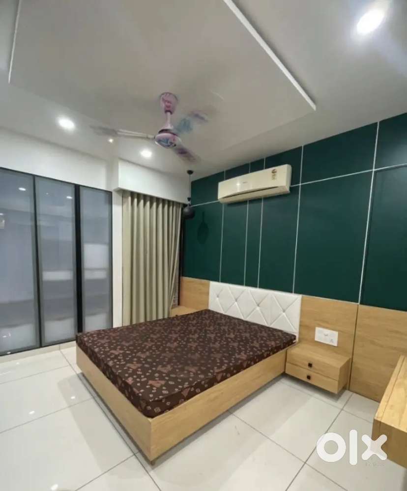 Luxurious 3 bhk full furnished flat in a Cream Locality near Amin Marg