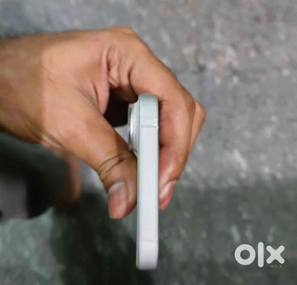 Iphone 16 256 gb under warranty