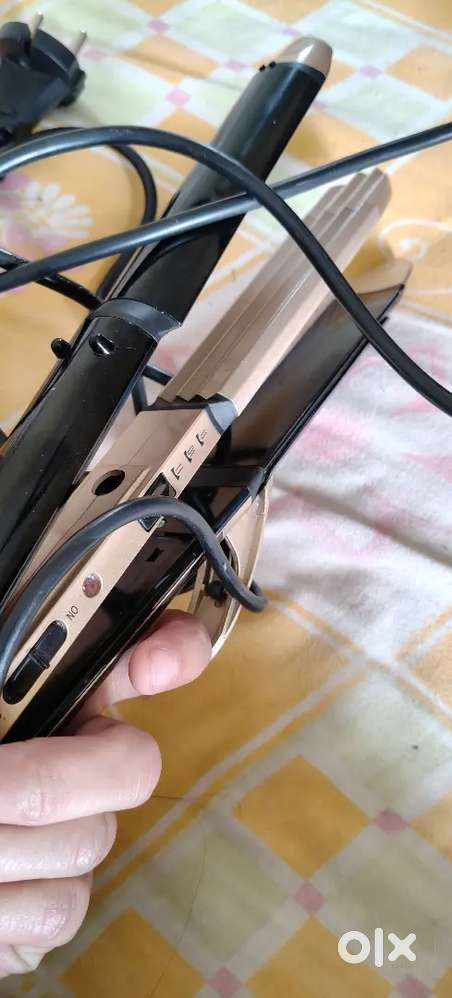 Hair straightner in good condition urgent sell