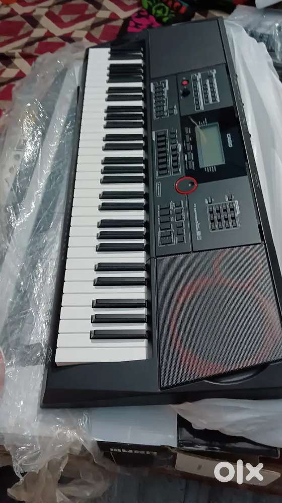 Casio CT-X9000in  keyboard with bag and edited tone patch