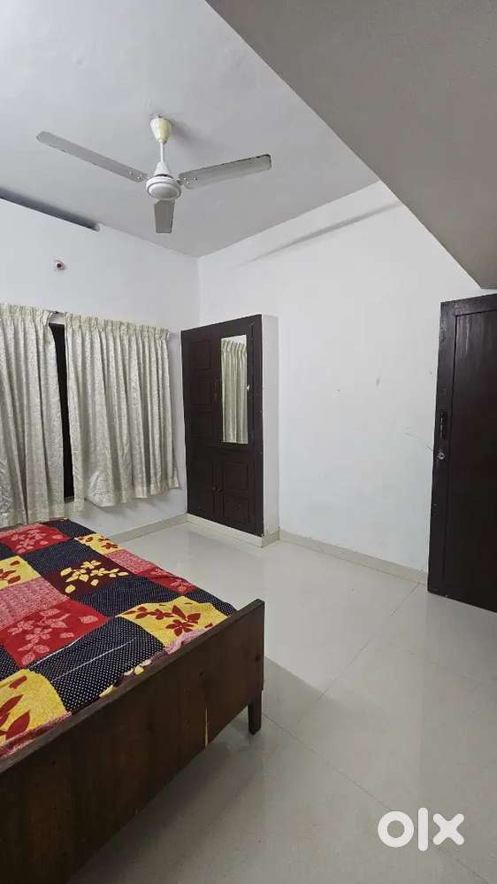 Paying guest room available for gents. Total 3 rooms available.