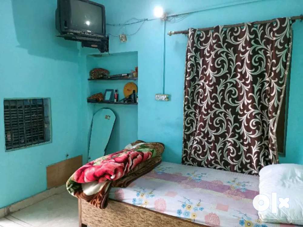 One Room Fully furnished DDA Flat Prime Location in Dilshad Garden