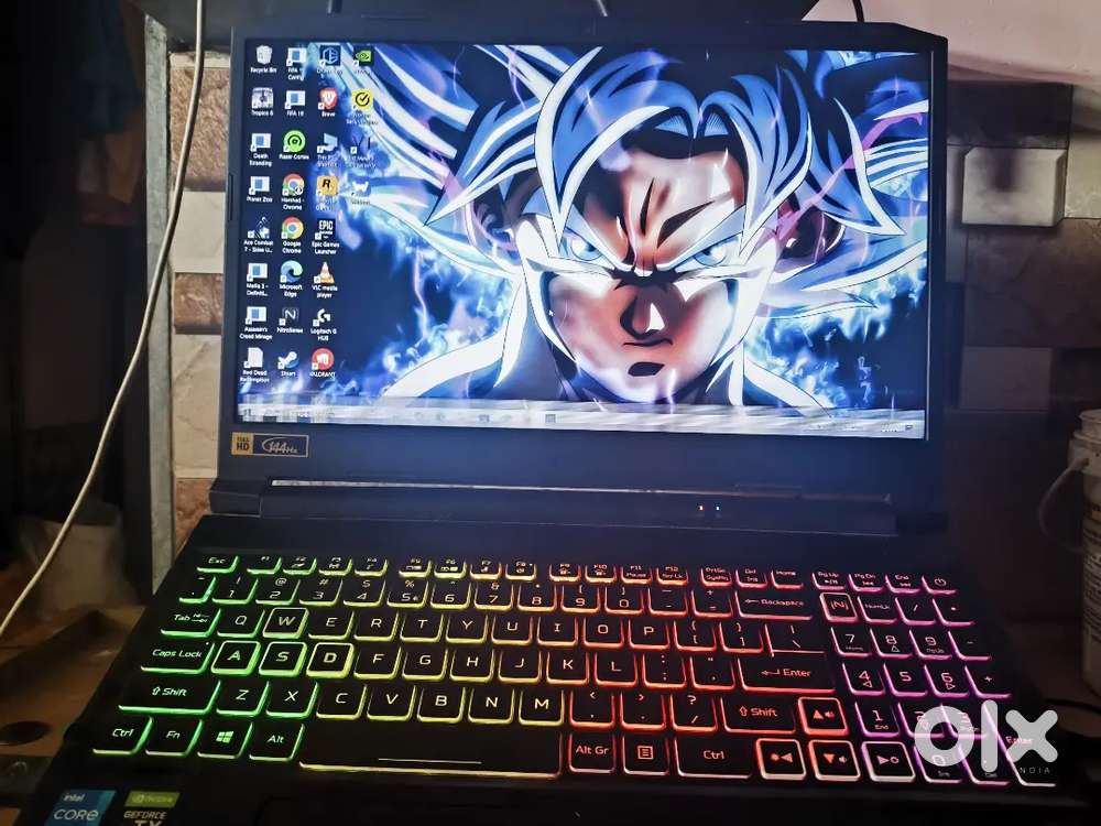 Acer Nitro 5 rtx3050 razer gaming mouse and Logitech keyboard