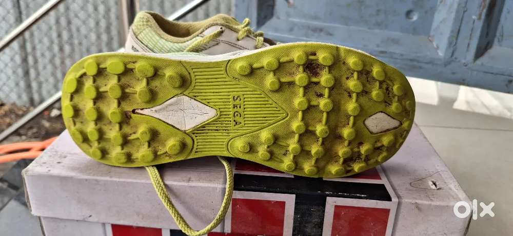 Cricket shoes for boys 5 size