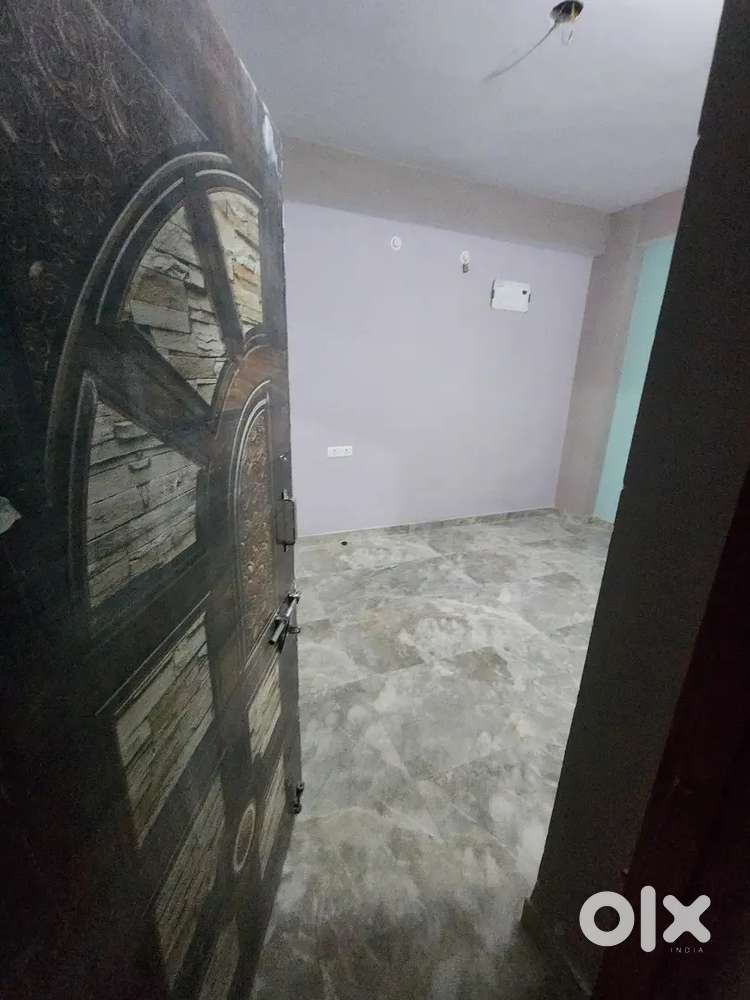 New flat 2.5.km for jadeopath and airport