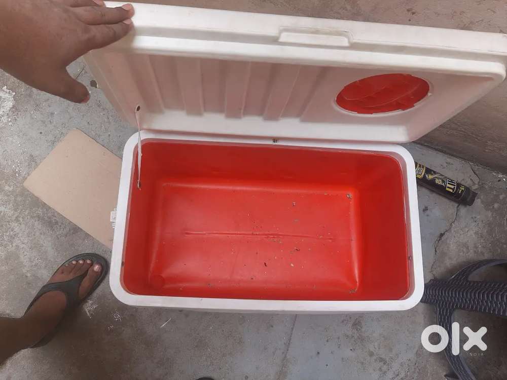 Ice box  for ice storage