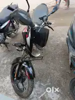 Gaadi ek dum ok hai koi kaam nhi hai dono tyre new tubeless