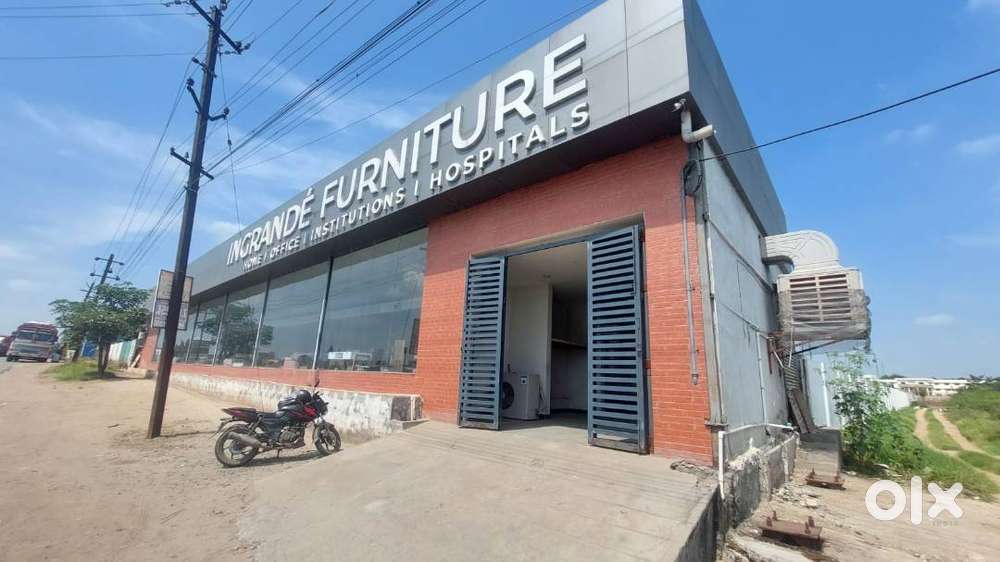 CS407-Showrooms Available for Rent in Neelambur