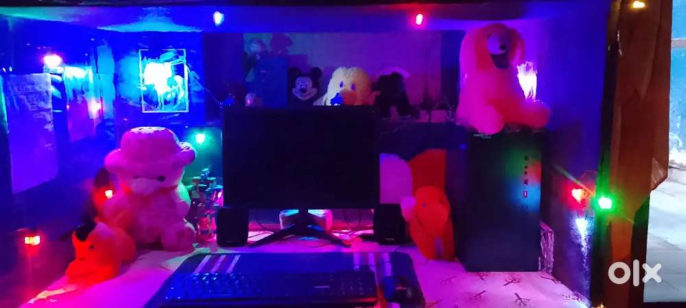 Pc full setep ram 8 gb SSD 256 1 month old sabka box hai