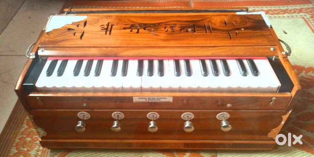 New saagwan wood double lines-reeds harmonium is available for sell