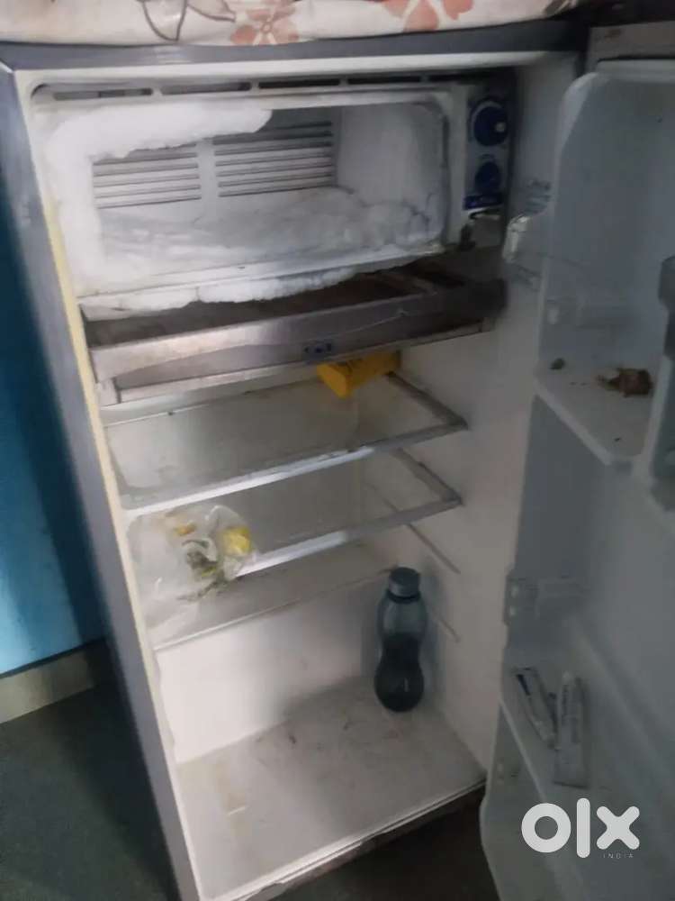 Whirlpool single door fridge good condition