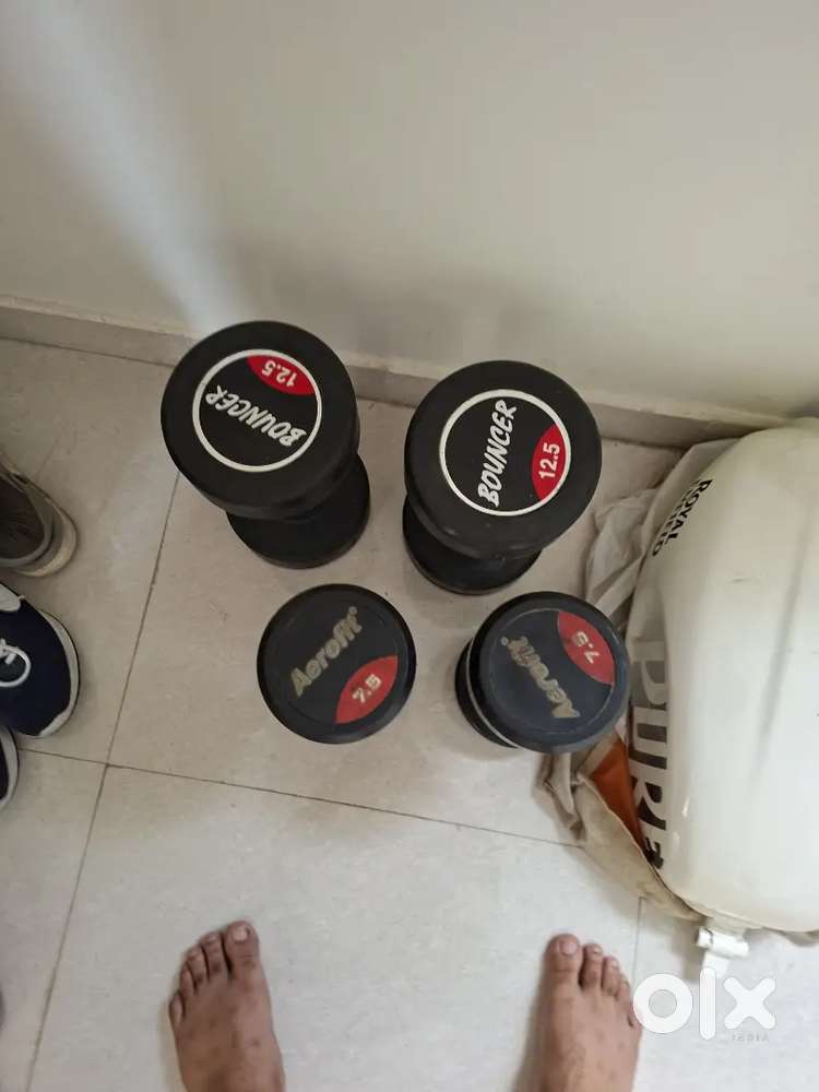 Gym dumbells 12.5 and 7.5 kg sets in pristine condition