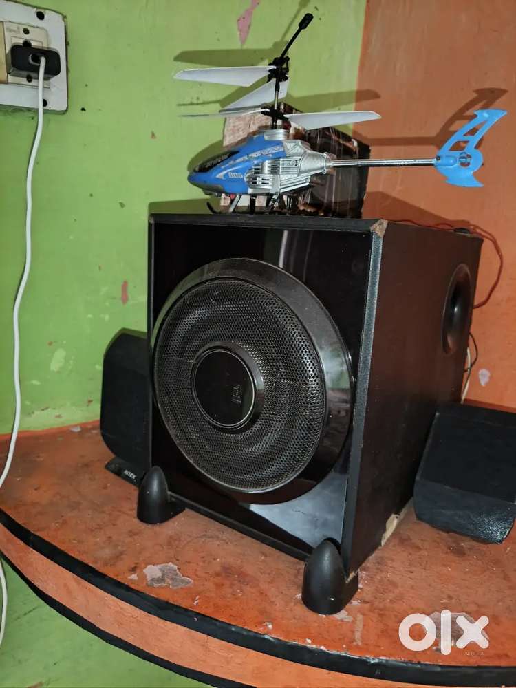 Home theater mein koi dikkat nahin hai aur sound bahut tagada hai