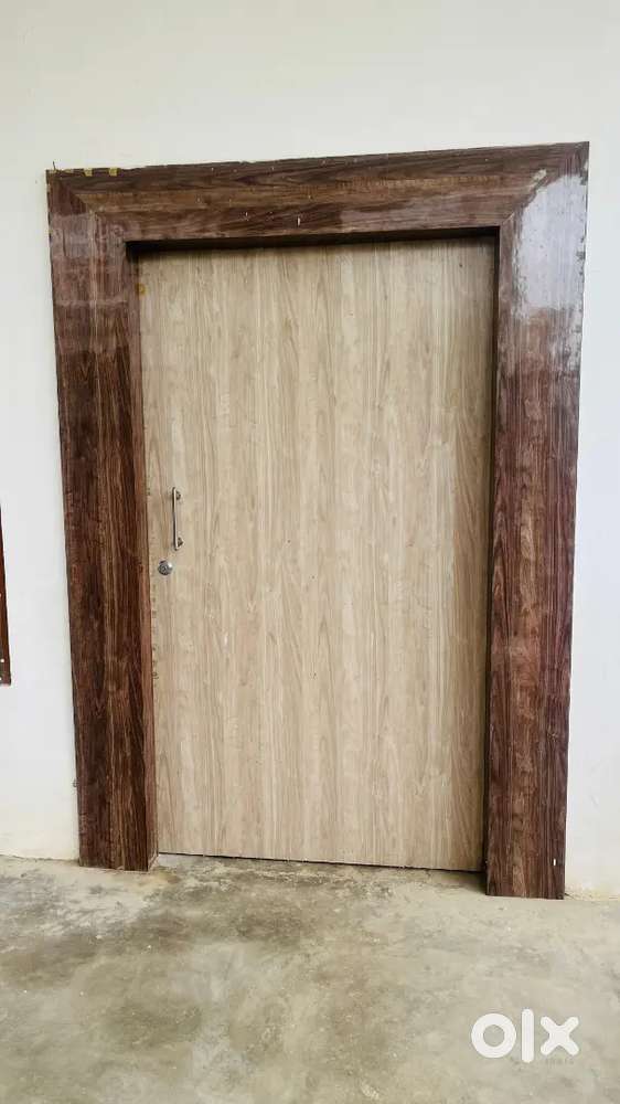 A fully maintain 3 bhk front of atithi hotel ,sainik chauraha