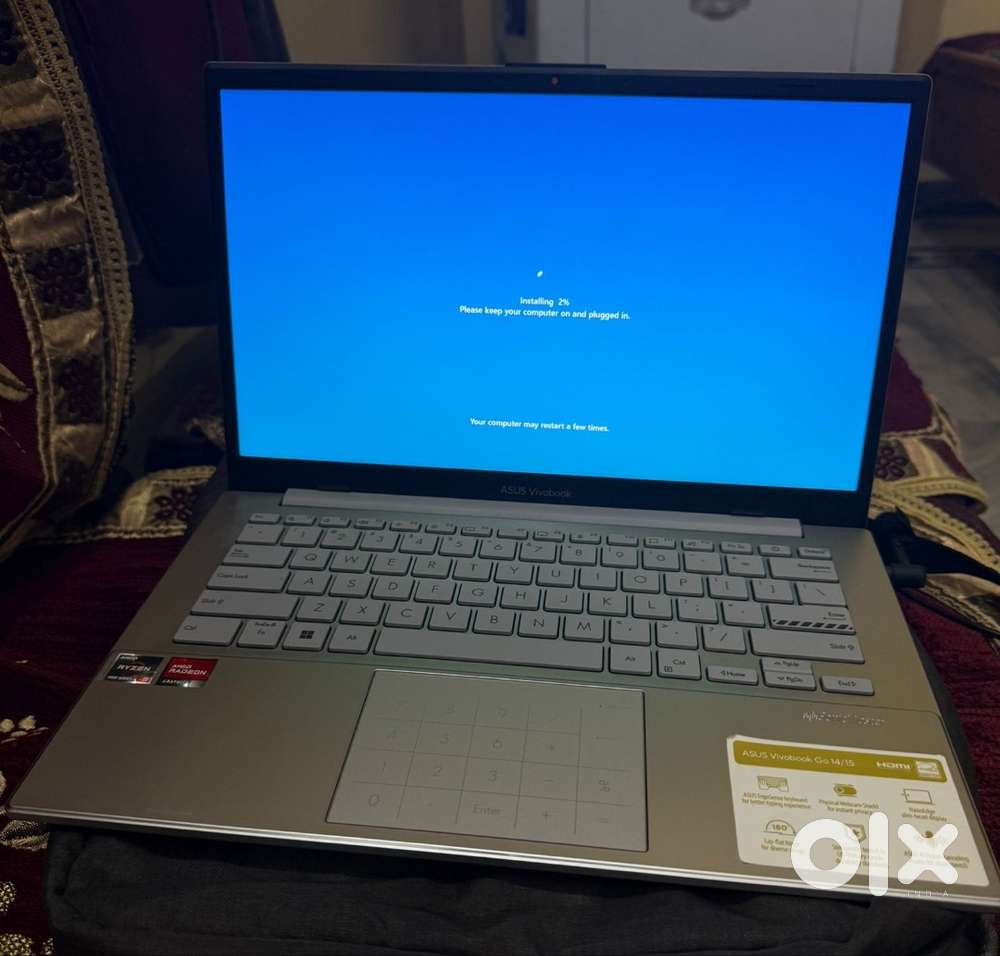 ASUS Vivobook Go 14 – Ryzen 3 • 8 GB • 512 GB SSD •