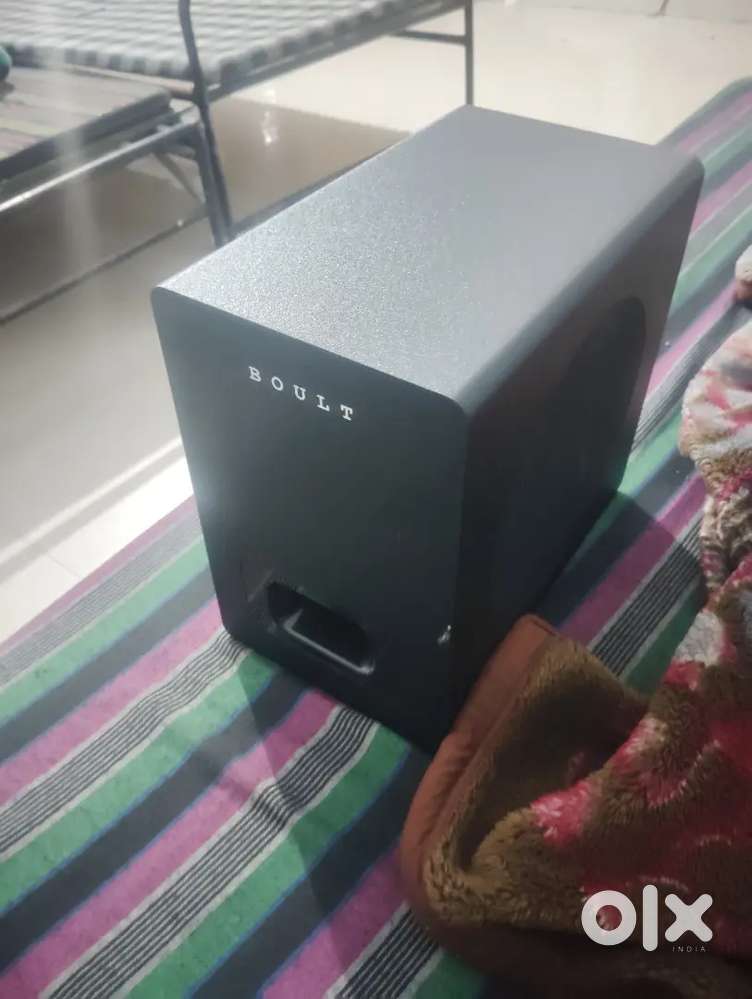 BOULT speaker with base