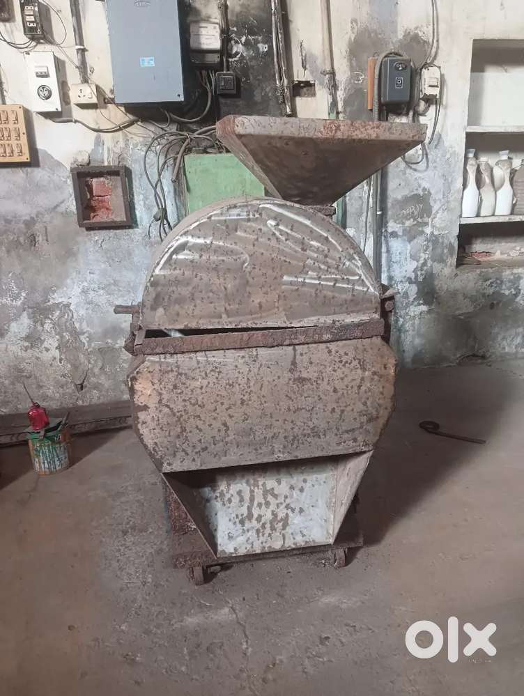 Pulverizer machine / washing powder making machine