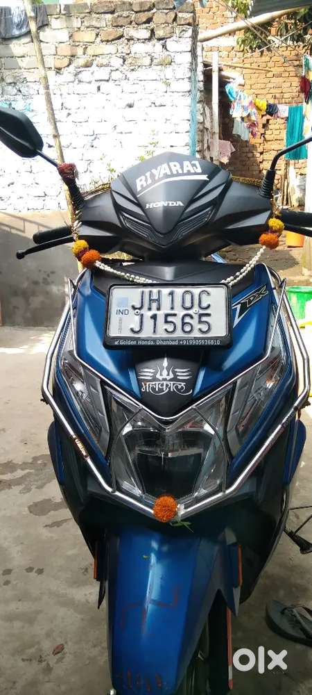 Honda DLX scooty