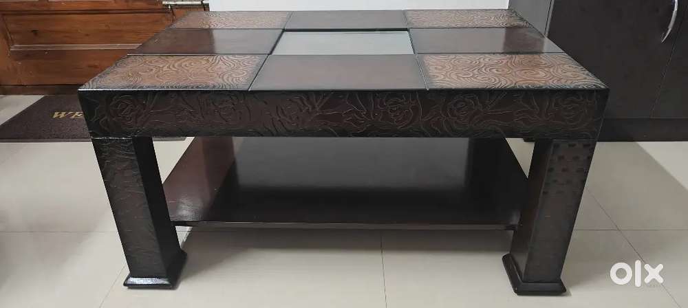 Wooden centre table for sell