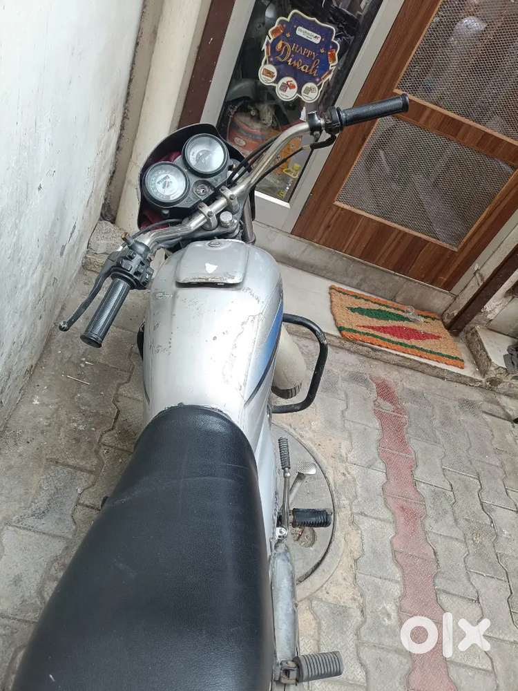 Only. Rc  mil jo gi ok report aa tyre ok aa battery new aa