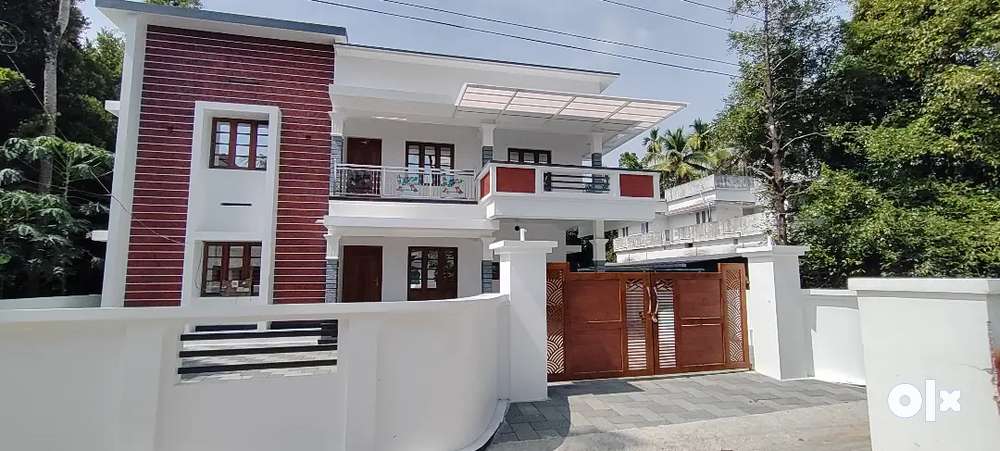 Angamaly thuravoor 8.75 cent 3080 sqft 5 bhk house for sale