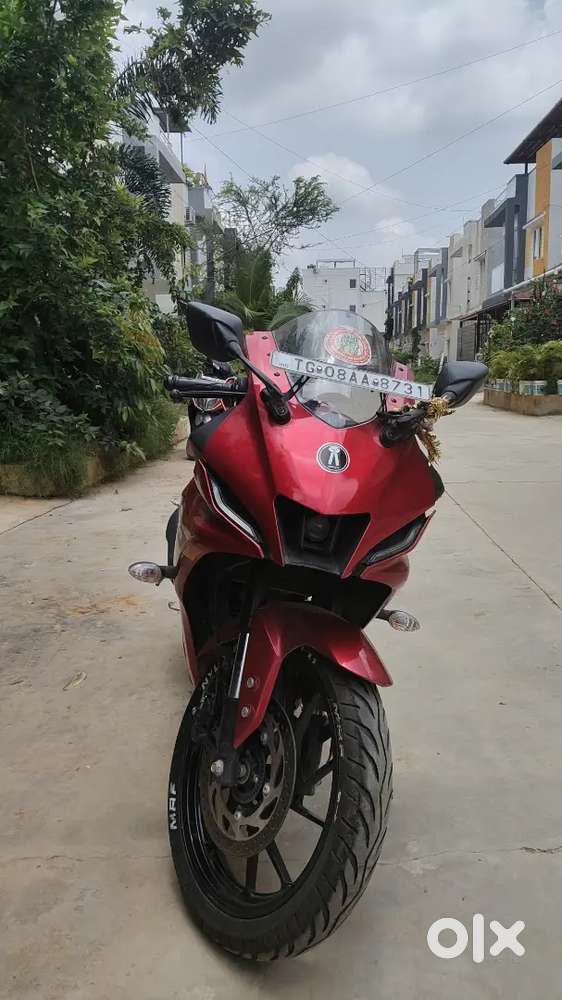 R15 V4 Metallic Red