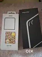 Galaxy z flip 7 256gb 25 days old looks like new with full kit