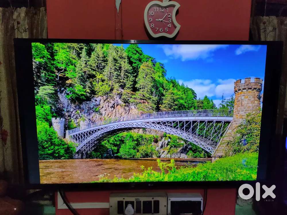 LG 4K UHD TV 43 INCH